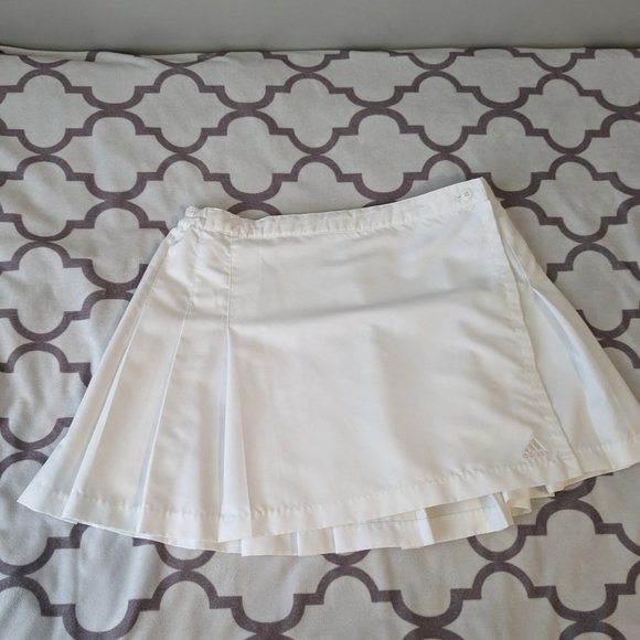 Retro Vintage Adidas Tennis Skirt in White, with Pleats - Picture 3 of 7